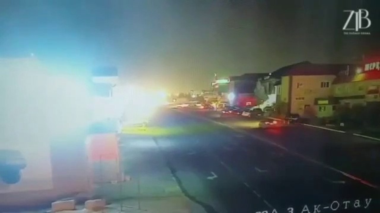 Момент взрыва в Актау и всё что осталось от кафе