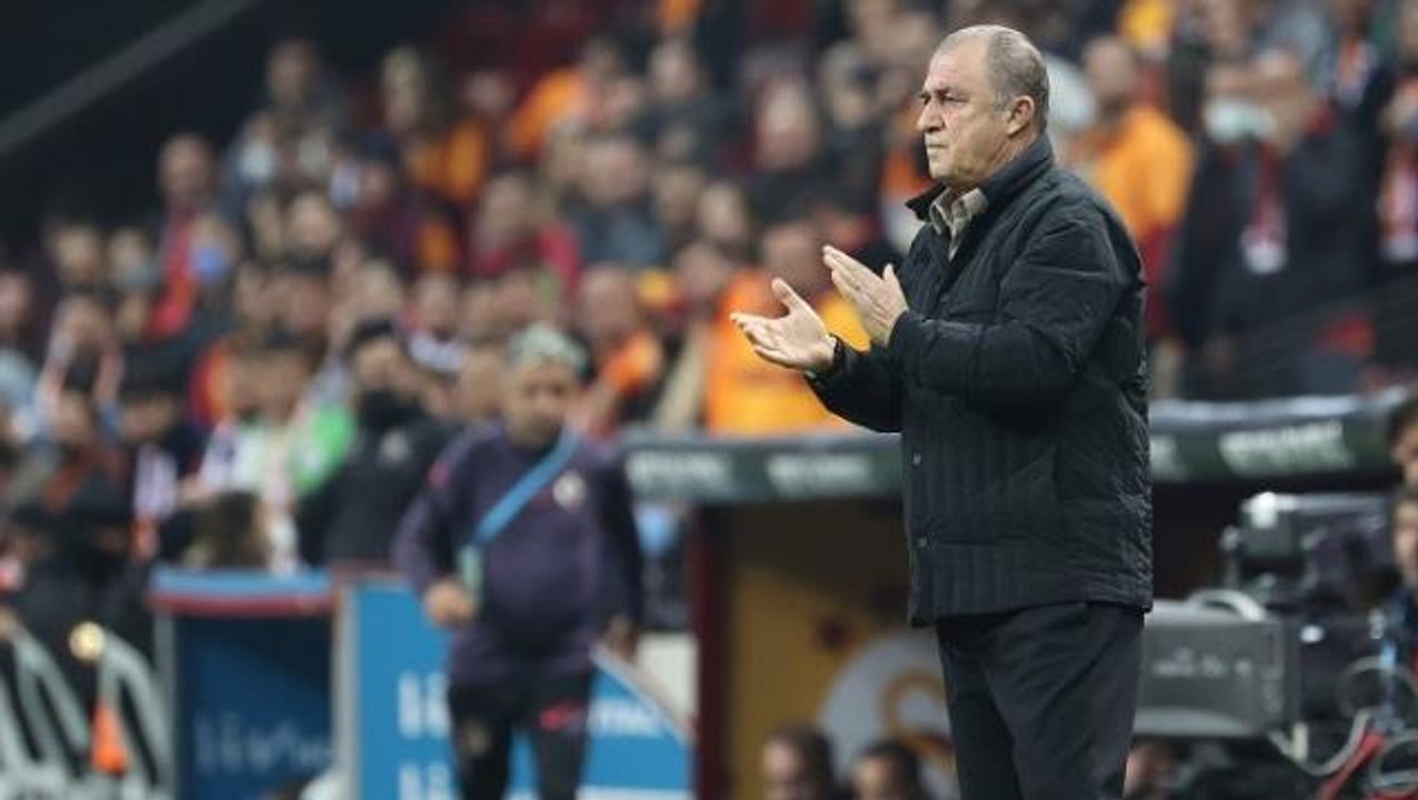 Fatih Terim, Karagümrük maçında sarı kart gördükten sonra yaptığı şakayı anlattı