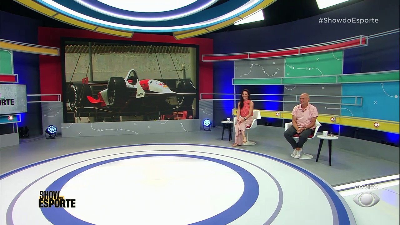 Pra quem gosta de F1, o GP de São Paulo está chegando... E pra já ir matando a saudade, uma réplica da McLaren de Senna está na Marginal Pinheiros. Confere aí:#ShowdoEsporte