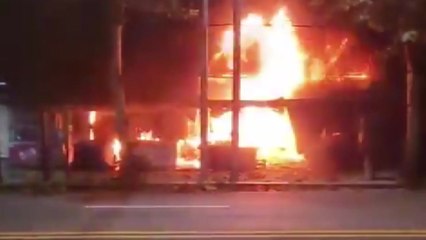 서울 서초동 마트에서 불...30여 분만에 완진 / YTN