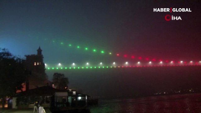 Fatih Sultan Mehmet Köprüsü, Azerbaycan bayrağı renklerine büründü