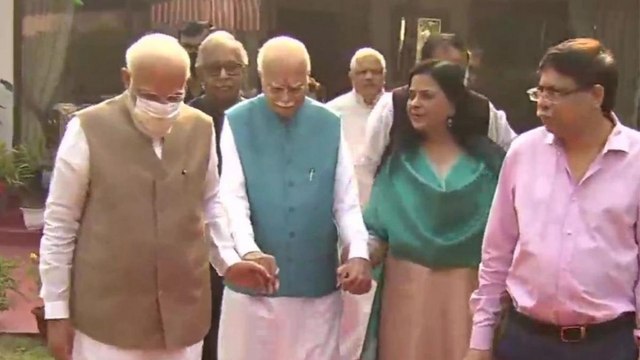 PM Modi, other BJP leaders greets LK Advani on 94th birthday