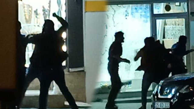 Cadde ortasında yumruklar havada uçuştu