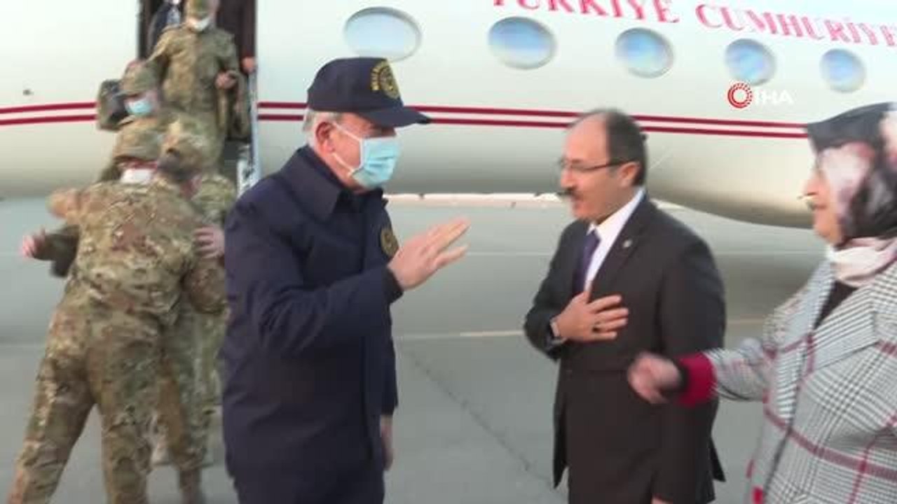 Milli Savunma Bakanı Akar, "8 Kasım Zafer Günü" kutlamalarına katıldıMilli Savunma Bakanı Hulusi Akar: "Ermenistan, düşmanlığı bırakıp geleceğe...