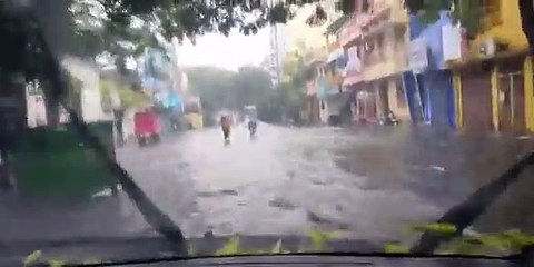 புதுச்சேரியை அடித்து நொறுக்கும் கன மழை!