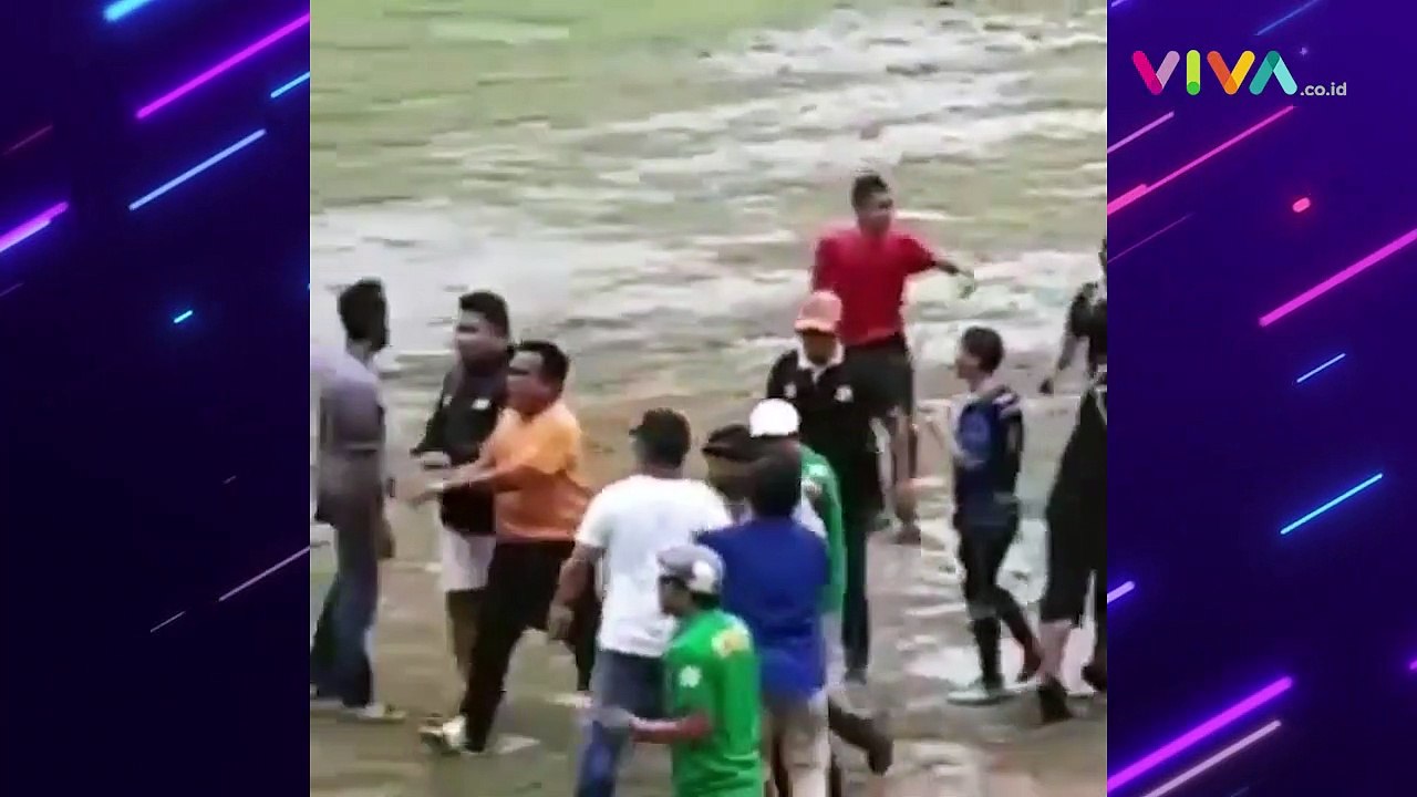 Saling Baku Hantam, Pertandingan Sepak Bola di Bekasi Ricuh