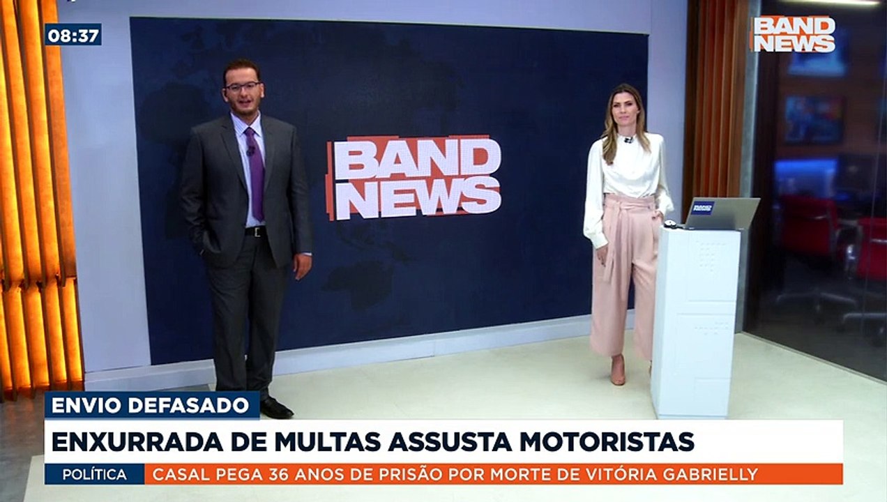O prefeito de SP, Ricardo Nunes, deve anunciar hoje (10) o resultado do estudo que pode tirar ou manter a obrigatoriedade do uso de máscaras na capital.Saiba mais em youtube.com.br/bandjornalismo#BandNews20anos #máscaras #SP