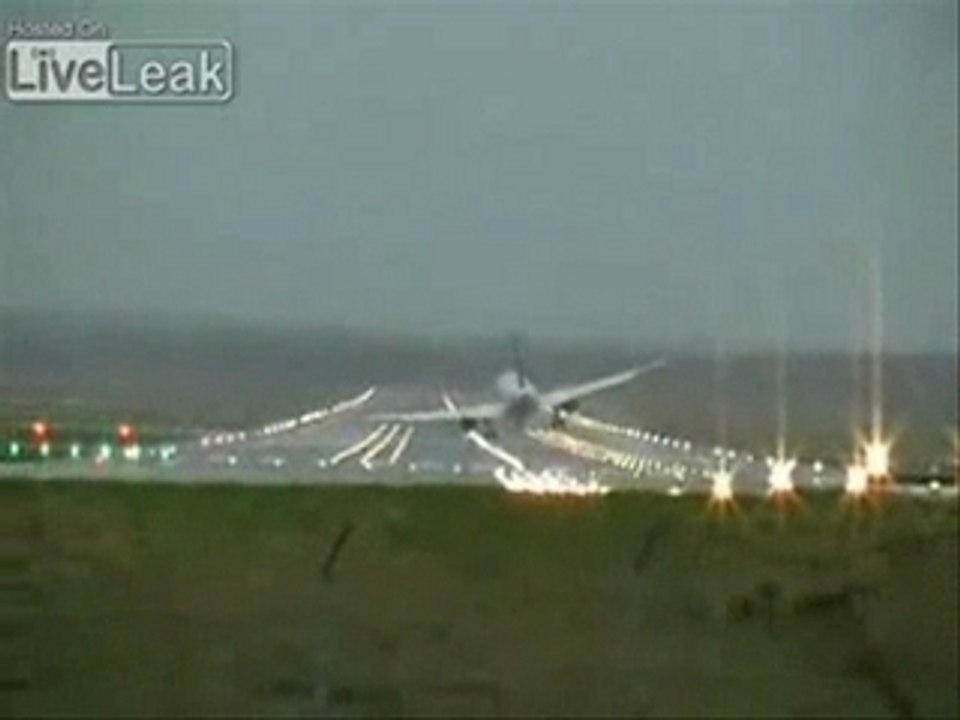 Crash A320 évité à Hambourg + photo