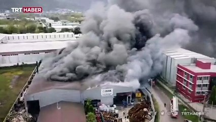 Kocaeli'de geri dönüşüm fabrikasında yangın