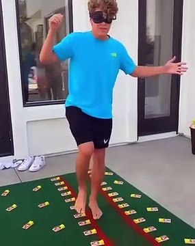 Le jeu des pièges à souris... attention les pieds