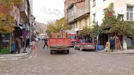 Sular altında kalacak ilçede trafik sorununa Karadeniz usulü çözüm