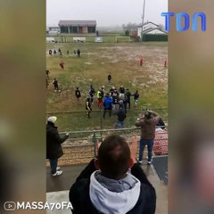 Des enfants de 12 ans de banlieue parisienne frappent un entraineur italien (vidéo)