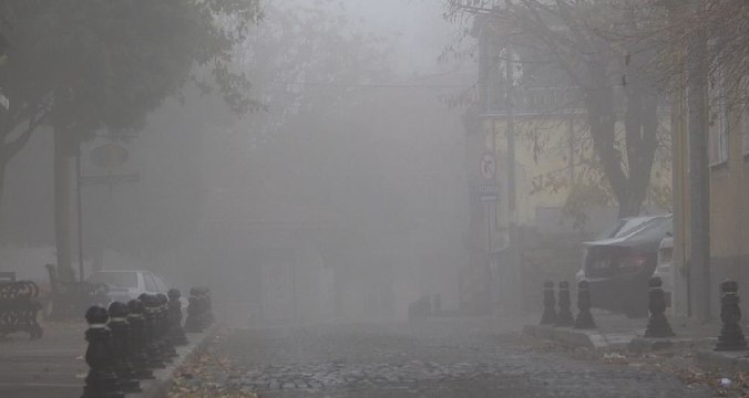 Kırklareli’de sis etkili oldu, görüş mesafesi yer yer 30 metreye kadar düştü