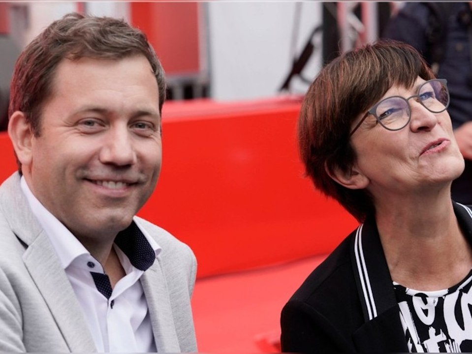 Neue Parteichefs: Lars Klingbeil und Saskia Esken wollen SPD führen