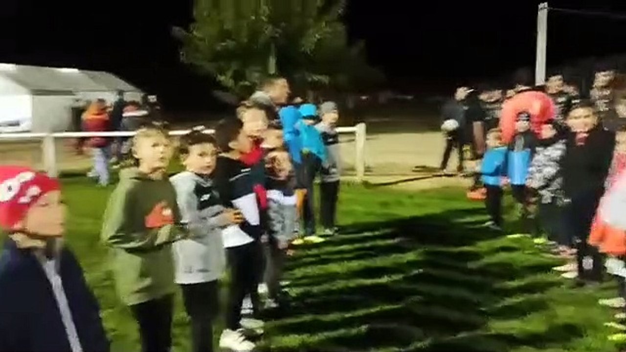 USC 1 contre Orleix 2 samedi 6 novembre à Galan: Petite chanson d'encouragement de nos jeunes avant l'entrée des joueurs...