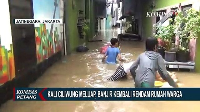 Kali Ciliwung Meluap, Bencana Banjir Datang dan Rendam Rumah Warga