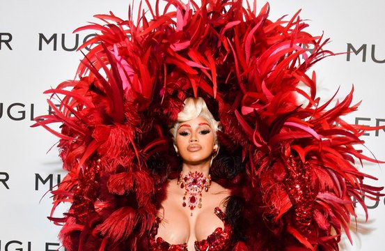 Cardi B incontra il suo idolo Robert Pattinson: la reazione