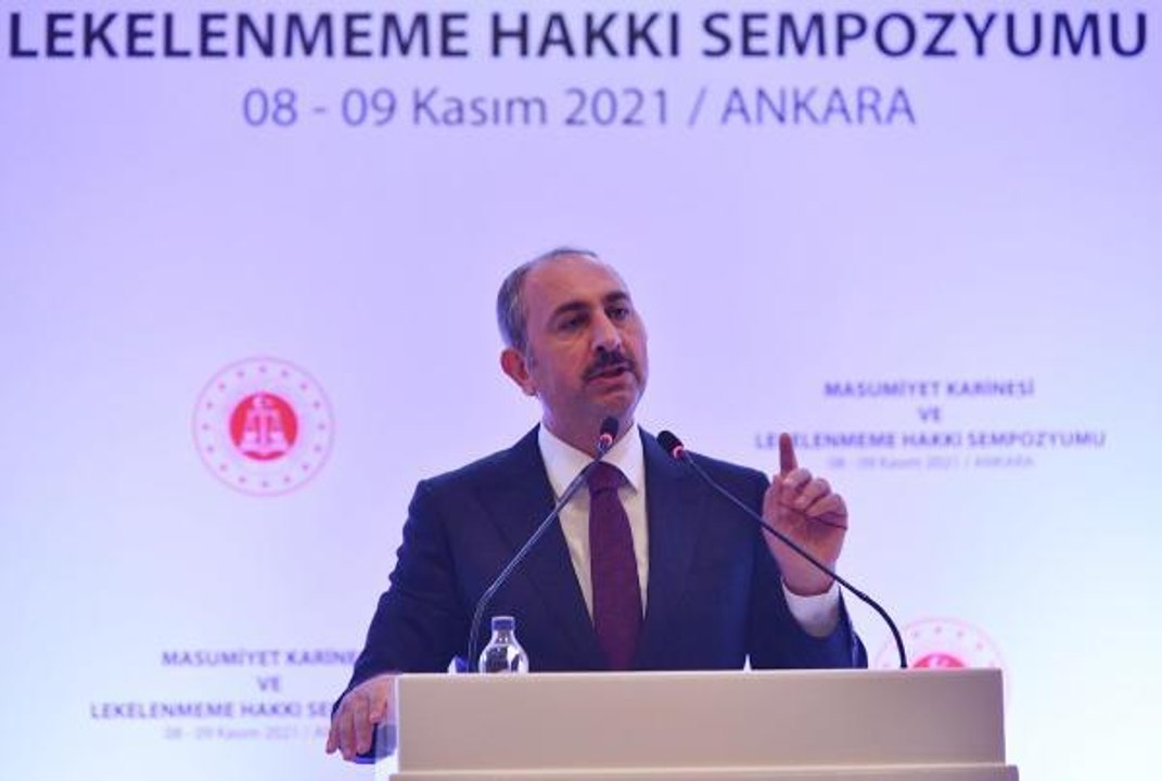 Bakan Gül: Hukuk, sanal dünyaya karşı sanal tutum sergilemez