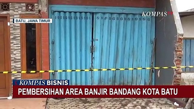 Proses Pembersihan Rumah Korban Banjir Bandang Kota Batu Masih Berlanjut