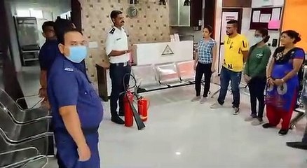 Video.... आग पर काबू पाने के गुर सिखाए