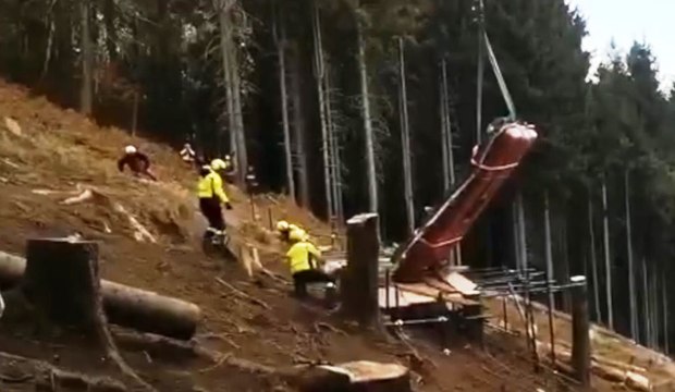 Stresa (VCO) - Tragedia Mottarone, rimossa la cabina precipitata (08.11.21)