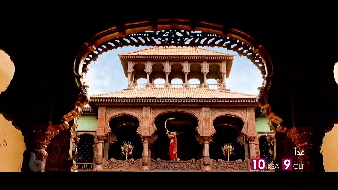 أربطوا الأحزمة واستعدوا غداً لملحمة رومانسية تجمع ديبيكا باديكون ورانفير سينغ في