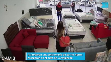 Así robaron una colchonería de barrio Norte, escaparon en el auto de la empleada