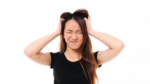 3 Cara Mudah Atasi Ketombe dan Kulit Kepala Kering