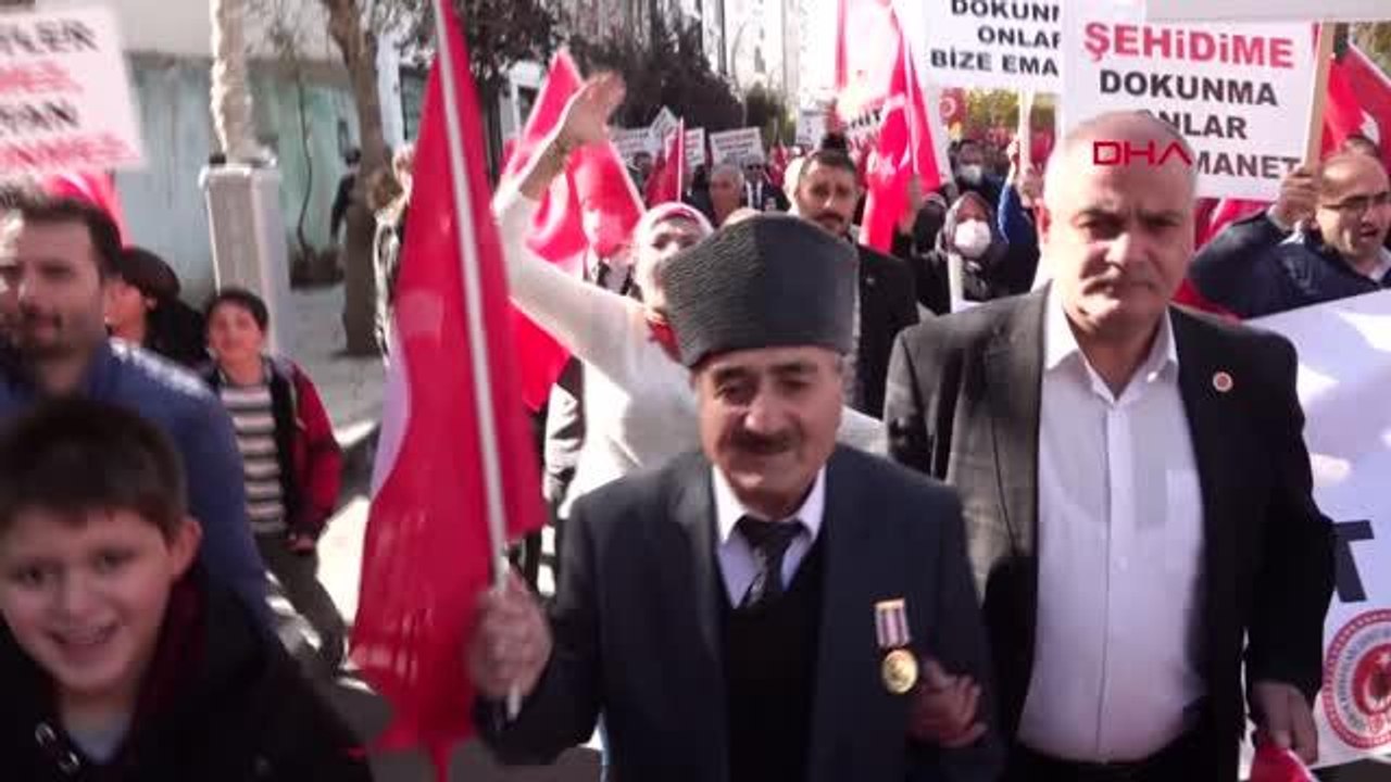 VAN'DA LÜTFÜ TÜRKKAN'A TEPKİ YÜRÜYÜŞÜ