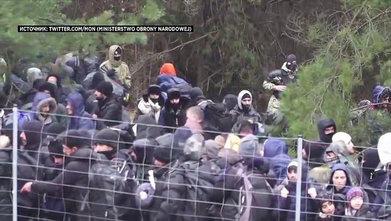 Стрельба на границе: мигранты пытаются прорвать...