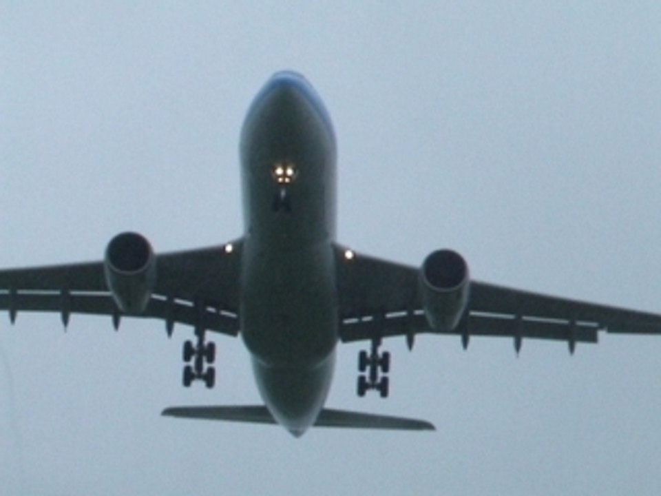 Arrivée Brest A332 F-HBIL CRL920 2008.03.02