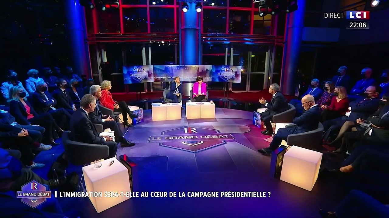 VIDÉO - Présidentielle 2022 : "Zemmour est là parce que c'est l'échec de Macron", selon Bertrand