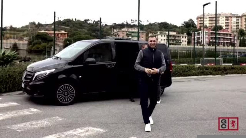Nouvel entraîneur, Shevchenko arrive à Gênes