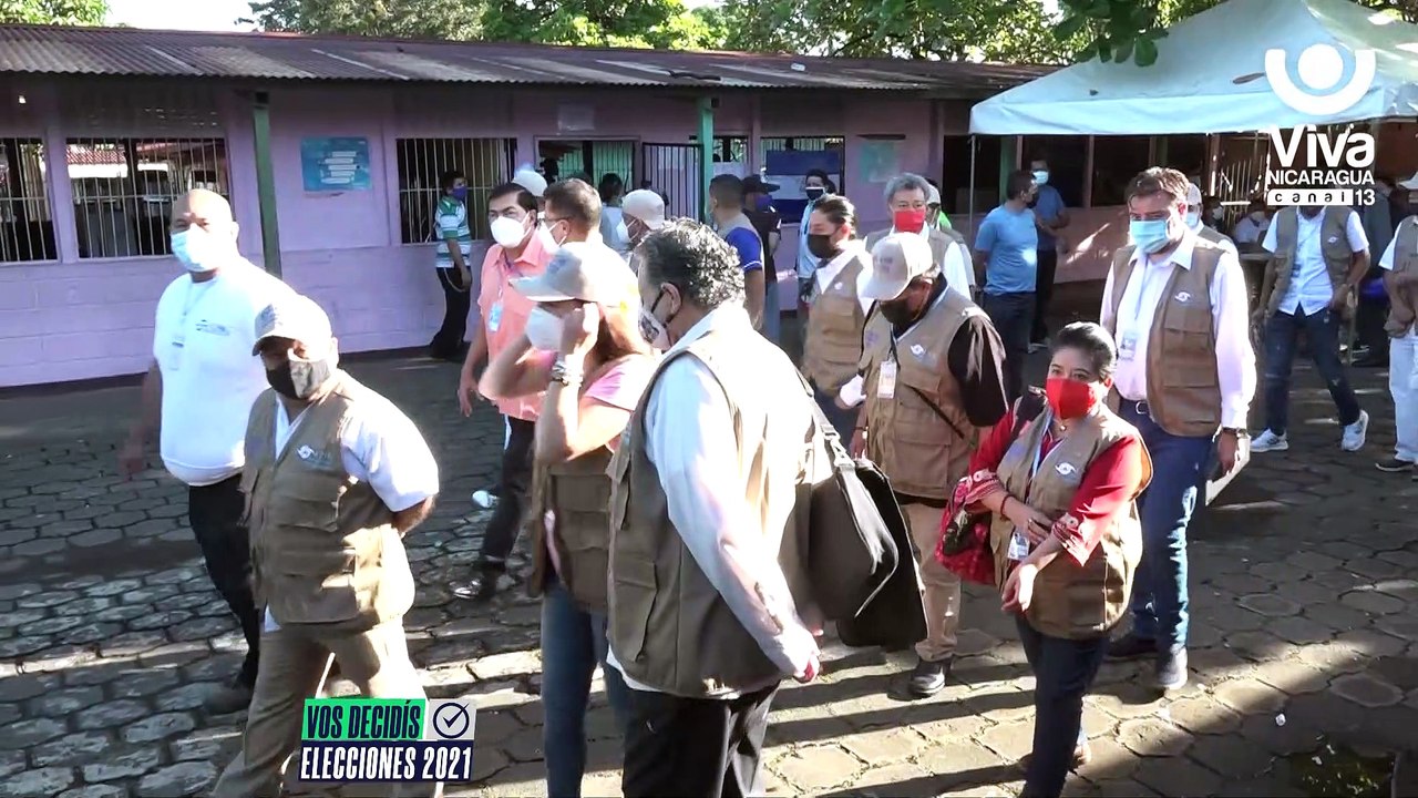 Personalidades públicas y deportivas participan de la fiesta cívica electoral