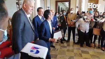 Marc Anthony visita a Luis Abinader