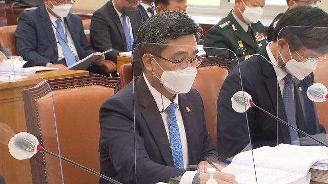 서욱 군 요소수 예비분 210톤...필요한 곳에 지원 가능 / YTN