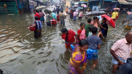 下载视频: Death tally reaches 4 as heavy rain batters Chennai