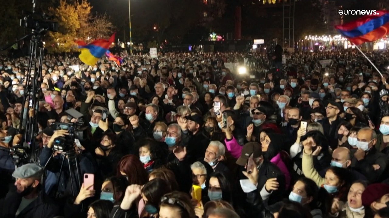 Армения: протесты в годовщину перемирия