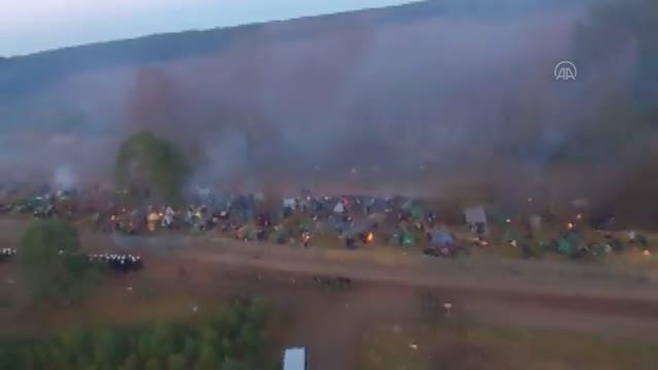 Düzensiz göçmenlerin Belarus-Polonya sınırındaki bekleyişi sürüyor