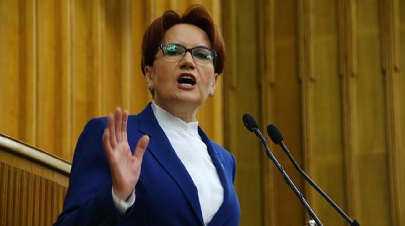 Kürsüde sinirlerine hakim olamayan Akşener'den içinde "Yavşak" geçen sert sözler