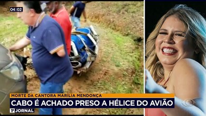 Download Video: A Polícia Civil encontrou um cabo enrolado no avião que caiu com a cantora Marília Mendonça e outras quatros pessoas. Destroços da aeronave serão encaminhados ao Rio de Janeiro e os motores para Sorocaba, no interior de São Paulo.