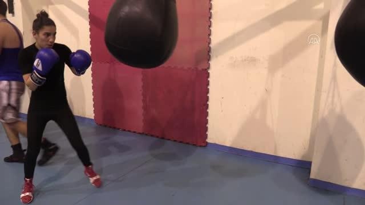 KASTAMONU - Kadın Boks Milli Takımı'nın dünya şampiyonası hazırlıkları devam ediyor
