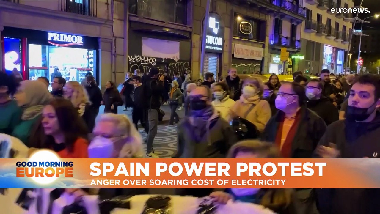 Thousands protest in Barcelona against electricity price hike