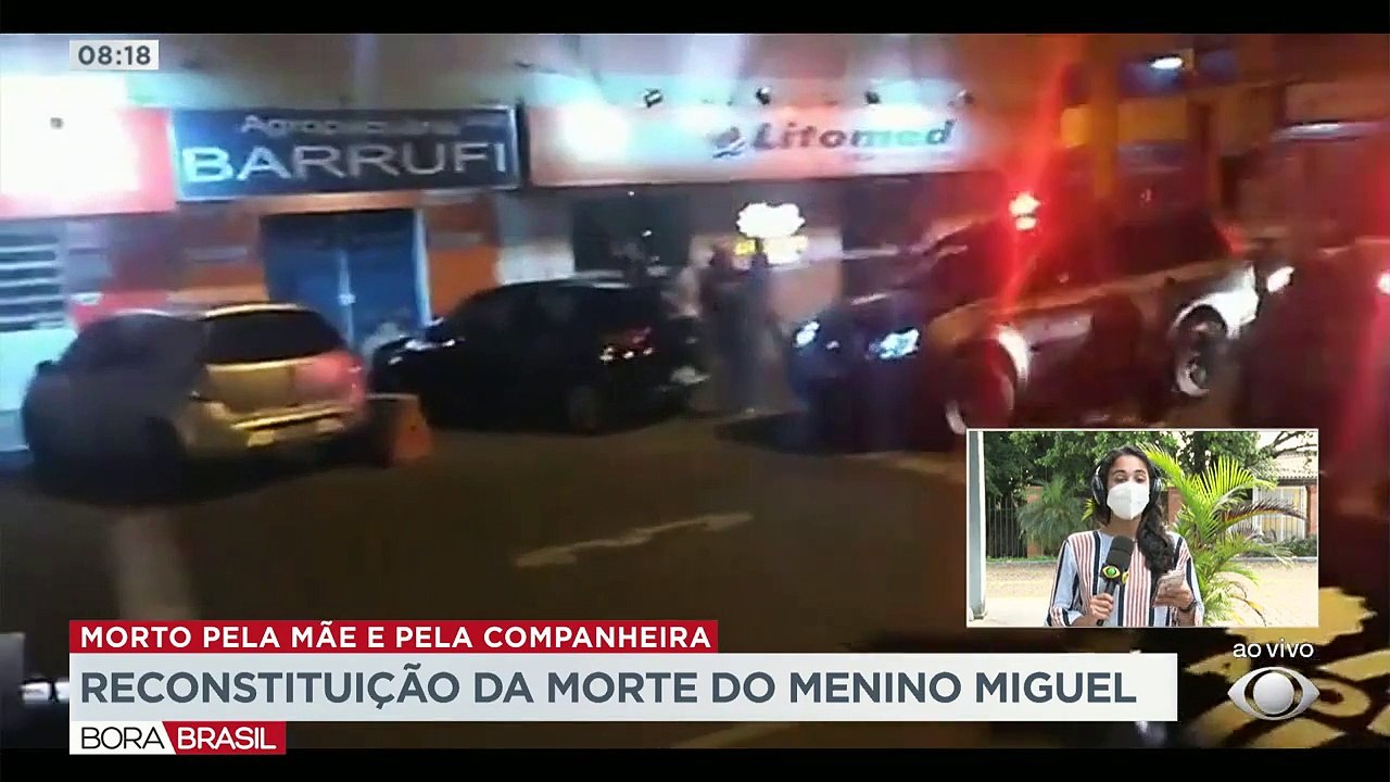 Após quase cinco horas, a polícia terminou a reconstituição da morte do menino Miguel, de apenas sete anos.
