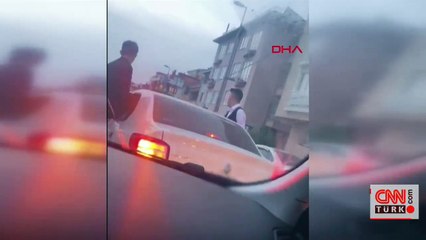 Düğün konvoyunda tehlikeli yolculuk