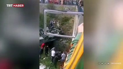 Kocaeli'de öğrenci servisi dere yatağına devrildi: 20 yaralı