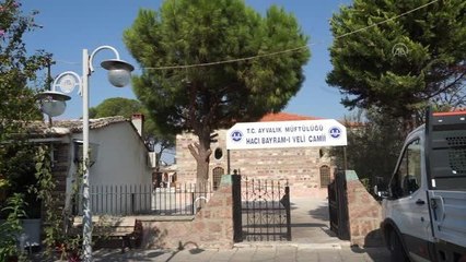 Son dakika haber... BALIKESİR - Ayvalık'ta Hacı Bayram Veli adına yaptırılan camiden 530 yıldır ezan sesi yükseliyor