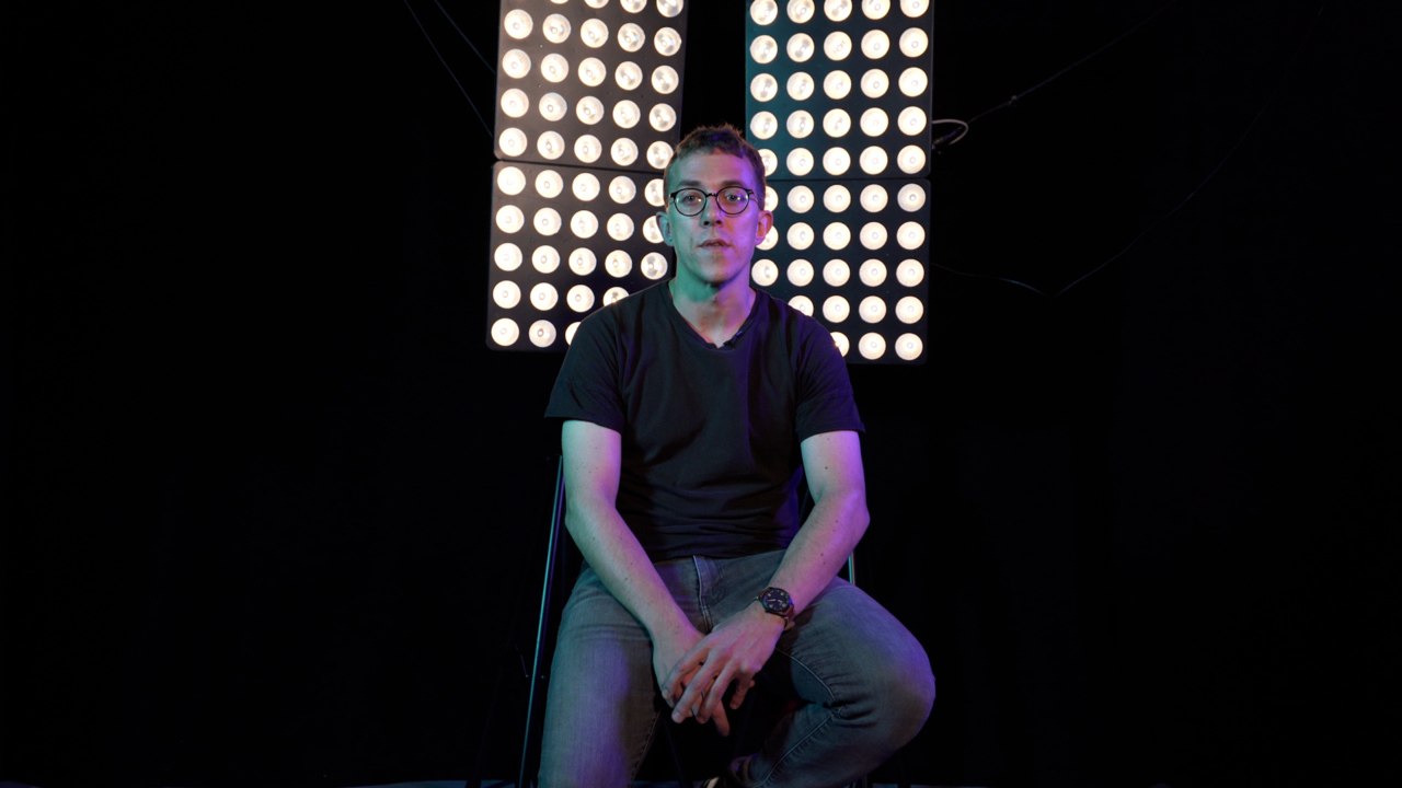 Faut qu'on parle -  Valentin Gendrot nous parle de l'adaptation en BD de FLIC, l'histoire vraie du journaliste qui a infiltré la police.