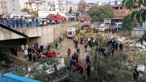 Kocaeli'deki kazada servis minibüsünün sürücüsü araçtan çıkarıldı