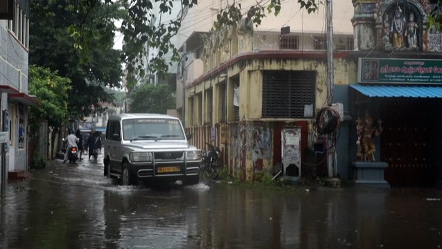 Heavy downpours flood streets in India